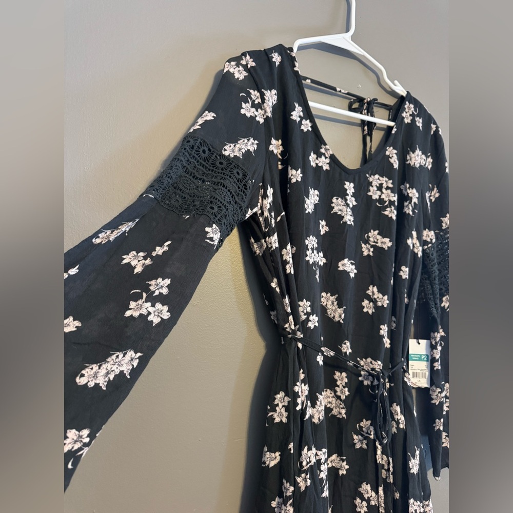 NWT Dex Navy Floral Long Sleeve Dress - Picture 2 of 3